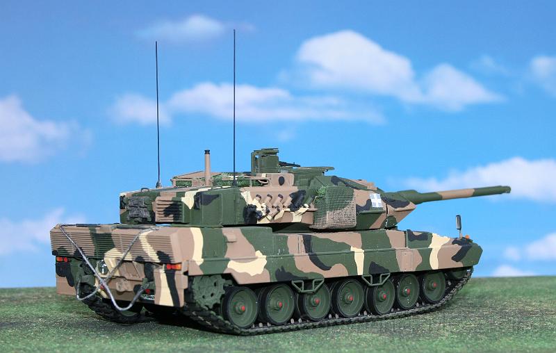 Leopard 2A6EX Griechenland HobbyBoss 1-35 Hellinger Othmar 05.jpg